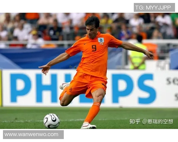 荷兰足球历史十大传奇球星盘点及其辉煌成就回顾